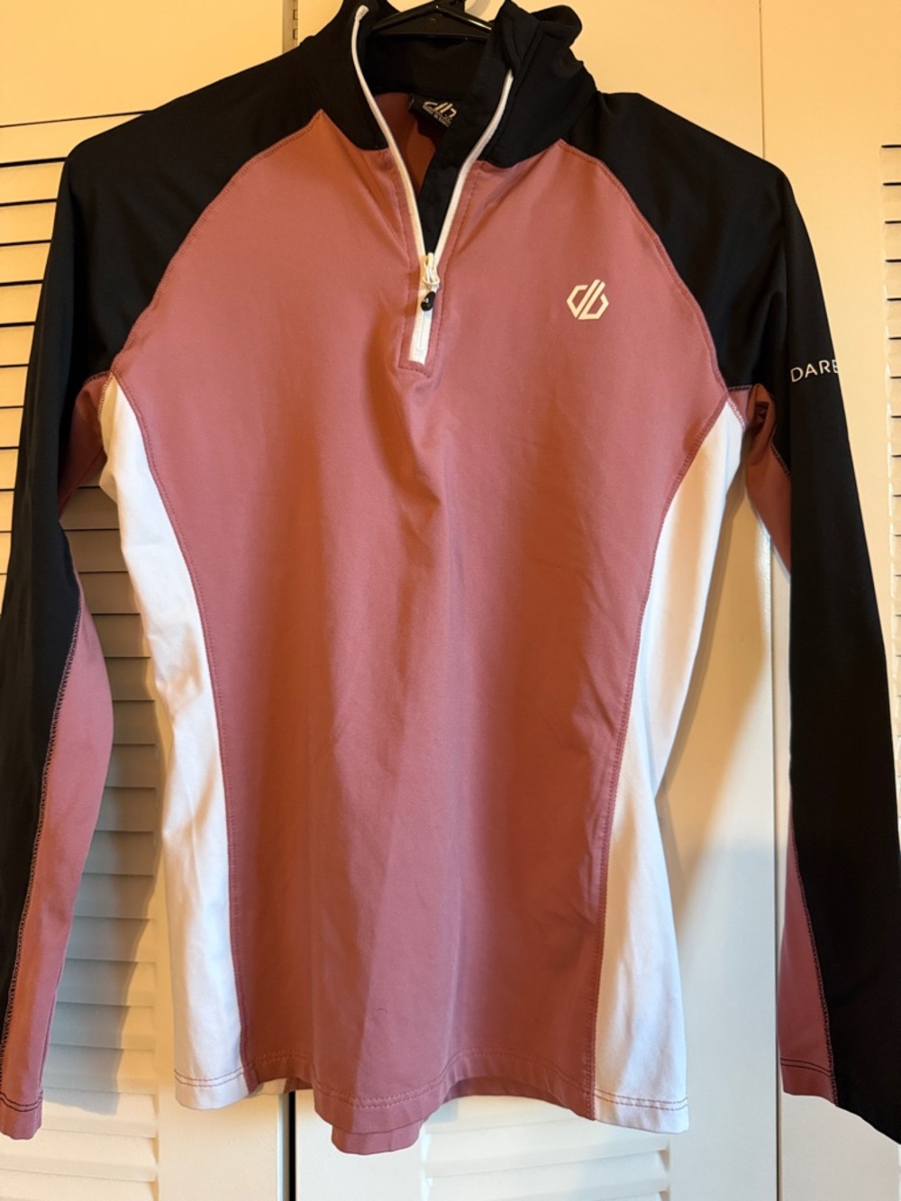 Dare2b Half-Zip Top in Rust & Black
